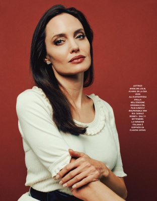 angelina_001.jpg