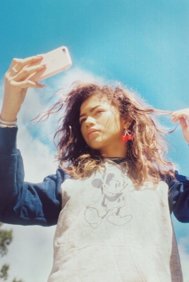 zendaya_003.jpg