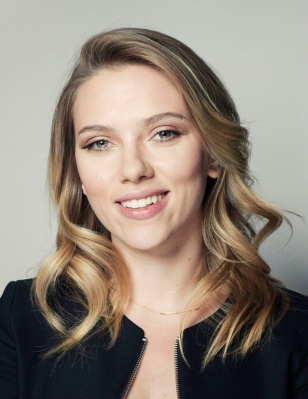 292139208_scarjo201212CUimage0_122_436lo.jpg