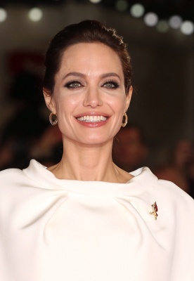 angelina_002.jpg