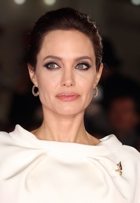 angelina_003.jpg