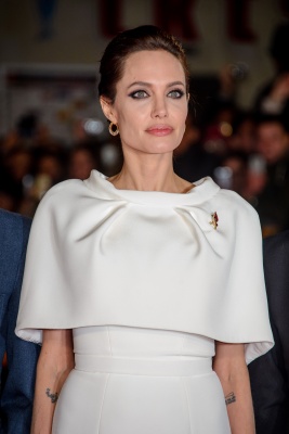 angelina_122.jpg