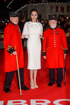 angelina_124.jpg