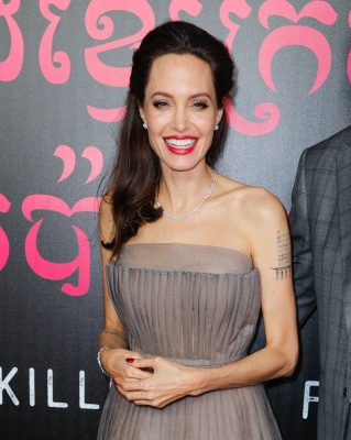 angelina_206.jpg
