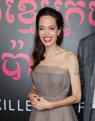 angelina_208.jpg