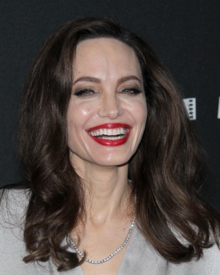 angelina_115.jpg