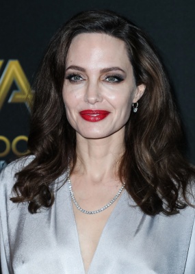 angelina_223.jpg