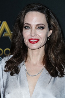 angelina_242.jpg