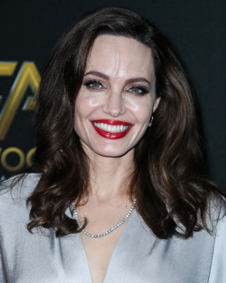angelina_246.jpg