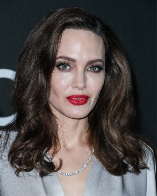 angelina_257.jpg