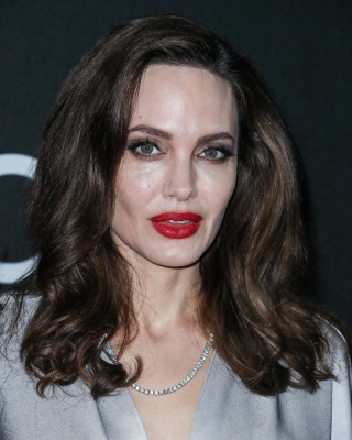 angelina_259.jpg