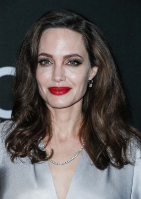 angelina_270.jpg