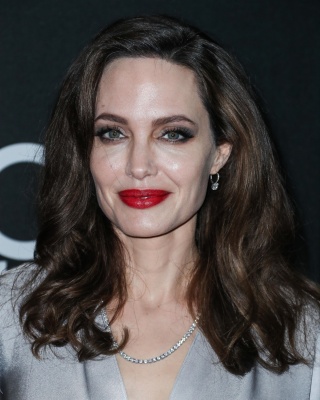 angelina_272.jpg