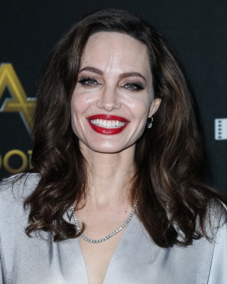 angelina_273.jpg