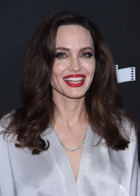 angelina_298.jpg
