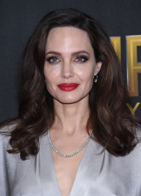 angelina_304.jpg