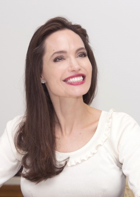angelina_010.jpg