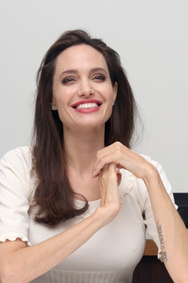 angelina_057.jpg