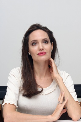 angelina_058.jpg