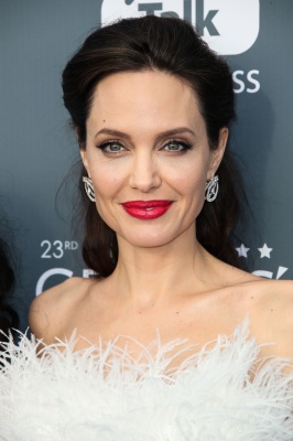 angelina_522.jpg