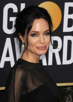 angelina_060.jpg