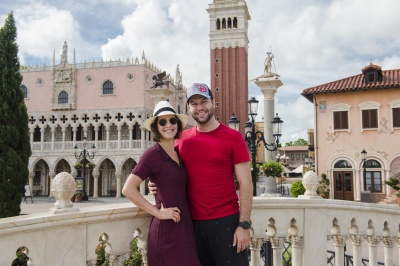 47484098_cobie-smulders-with-her-favorite-disney-pal-goofy-at-epcot-lake-buena-vista-f.jpg