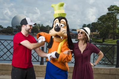 47484197_cobie-smulders-with-her-favorite-disney-pal-goofy-at-epcot-lake-buena-vista-f.jpg