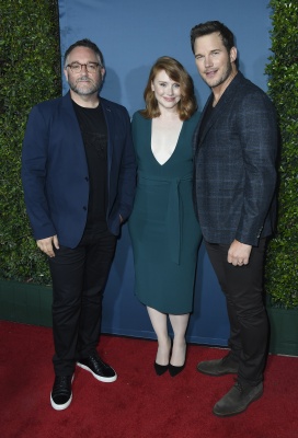 015_jurassic_world_the_ride_grand_opening_celebration_2019.jpg