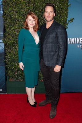 023_jurassic_world_the_ride_grand_opening_celebration_2019.jpg