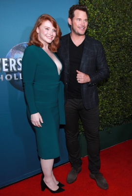 033_jurassic_world_the_ride_grand_opening_celebration_2019.jpg