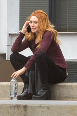 130229537_picturepub-elizabeth-olsen-003.jpg
