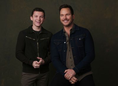 137569905_shutterstock_editorial_onward_portrait_session_los_a_10562870c.jpg