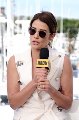 115832713_picturepub-cobie-smulders-003.jpg