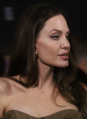 angelina_0021.jpg