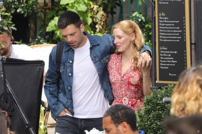 114827949_jessica-chastain-and-sebastian-stan-4.jpg