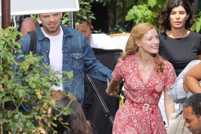 114827956_jessica-chastain-and-sebastian-stan-7.jpg