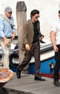 389387224_oscar-isaac-003.jpg