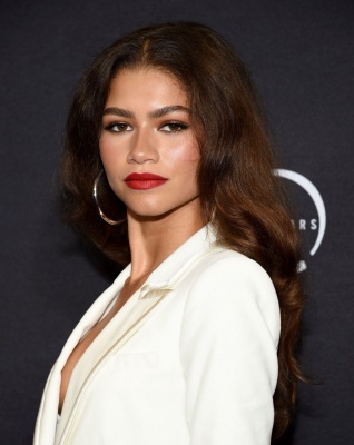 121344525_zendaya-at-save-the-children-s-gala-in-new-york-09-12-2019-3.jpg